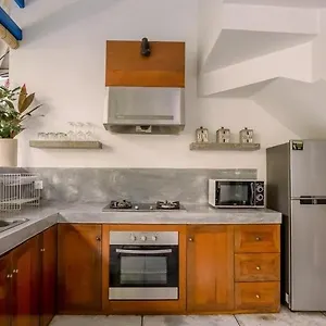 https://peekaboo-villa-seminyak.ubudhotelsnow.com