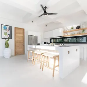 https://villa-te-takutai-walk-to-bingin-beach.hotelsseminyak.net