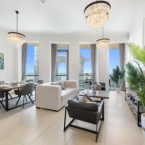 https://first-class-2br-with-full-dubai-skyline-sea-view.sharjah-hotels.com