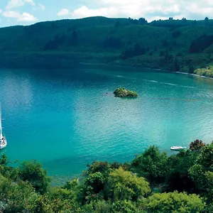 https://the-point-villas.rotoruahotelsnz.com
